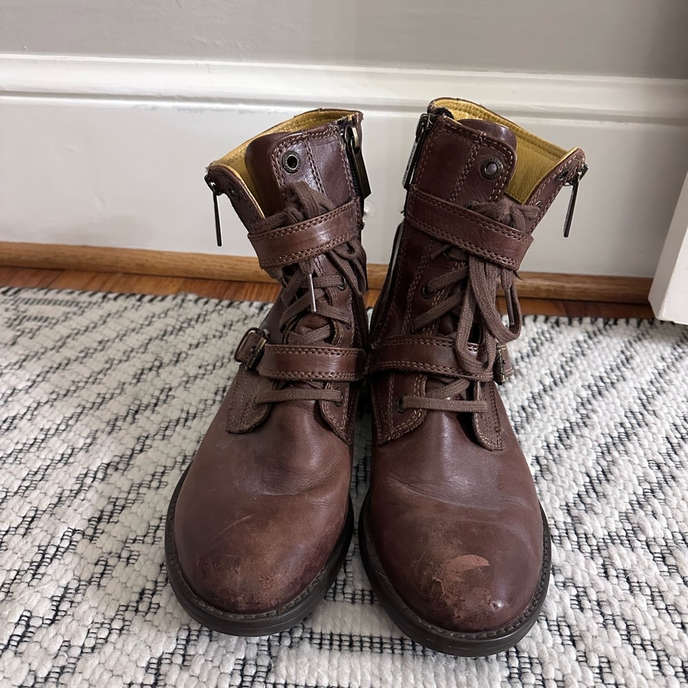 Bussola Women’s Brown Leather Boots